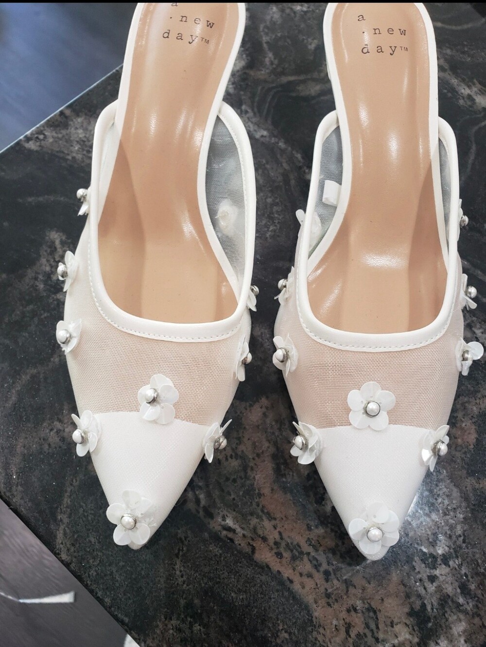 a new day White Floral Pointed Toe Slingback Mules. Size 8.5
